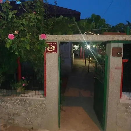 за гости деко Apartment